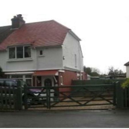 Maidstone Family Homes Upper Road Cottage Екстер'єр фото