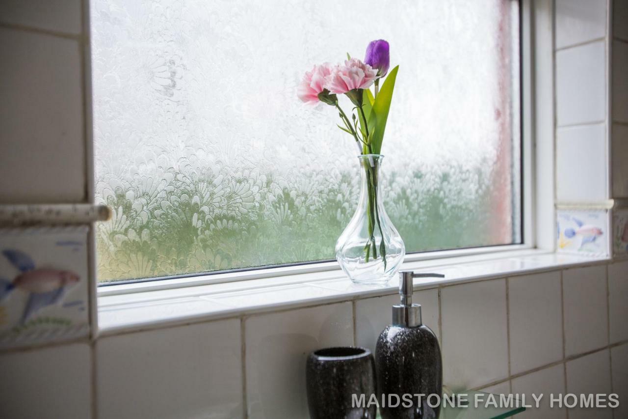 Maidstone Family Homes Upper Road Cottage Екстер'єр фото